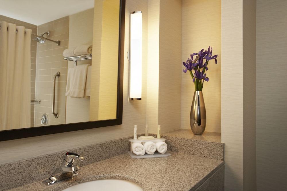 Holiday Inn Express & Suites Vaughan-Southwest By Ihg Eksteriør bilde