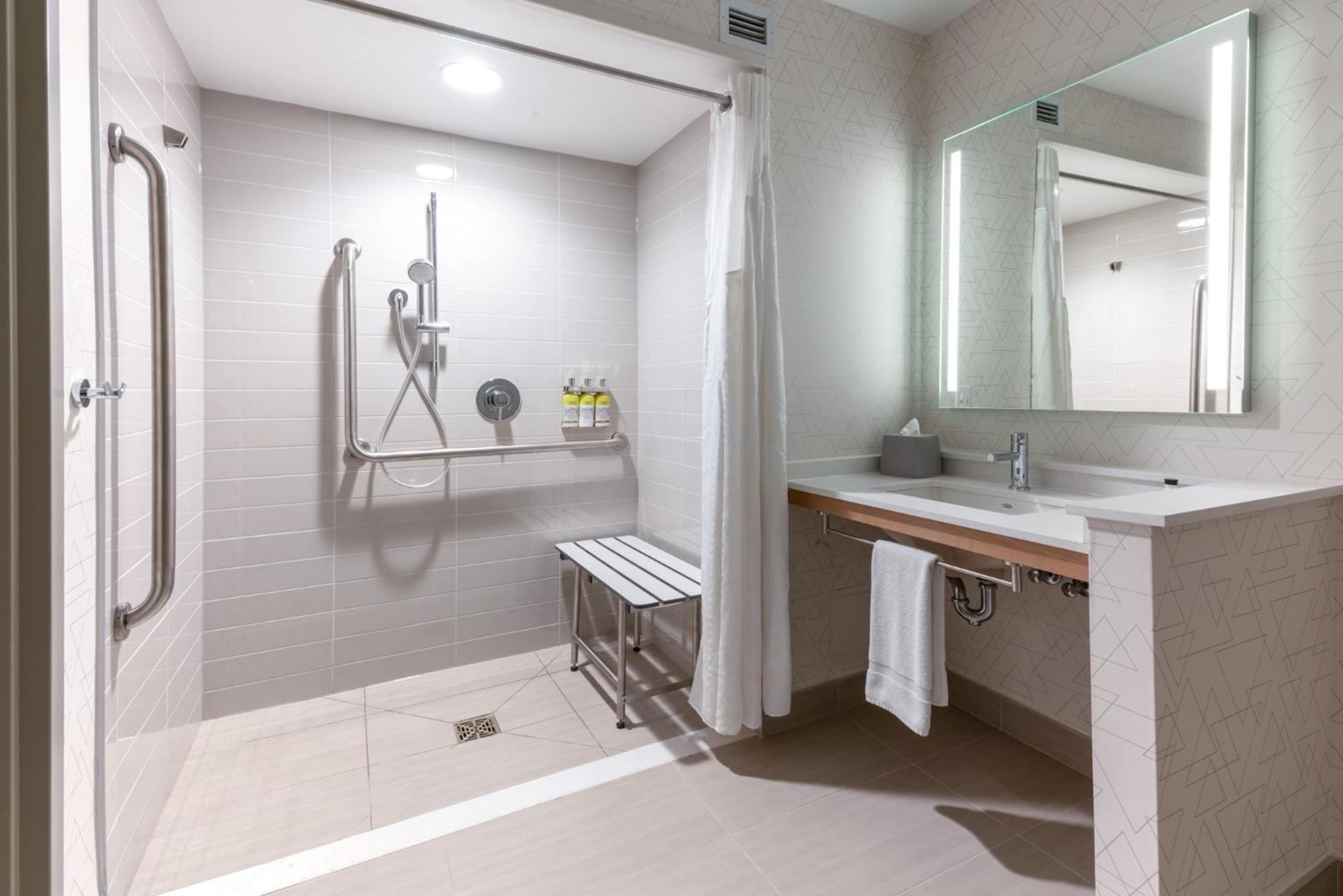 Holiday Inn Express & Suites Vaughan-Southwest By Ihg Eksteriør bilde